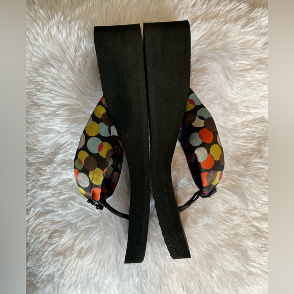 Yellow Box Polka Dot Fabric/Blk Sole w/Bling Black Stone Center Flip Flop Sandal - Picture 10 of 13